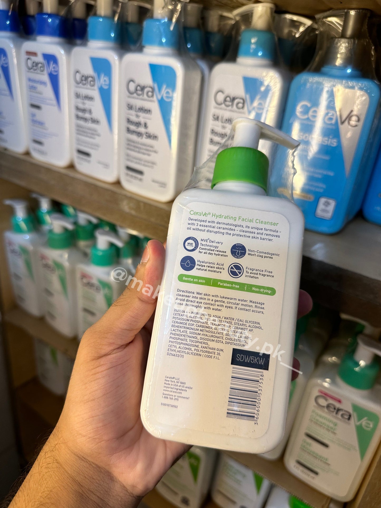 Cera ve Hydrating Facial Cleanser 237 ML.