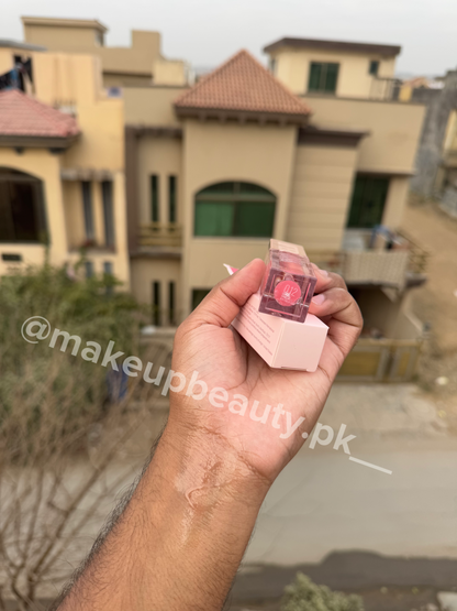 Maybelline Lifter Gloss Limited stock buy each now at Lowest Price😍✨.