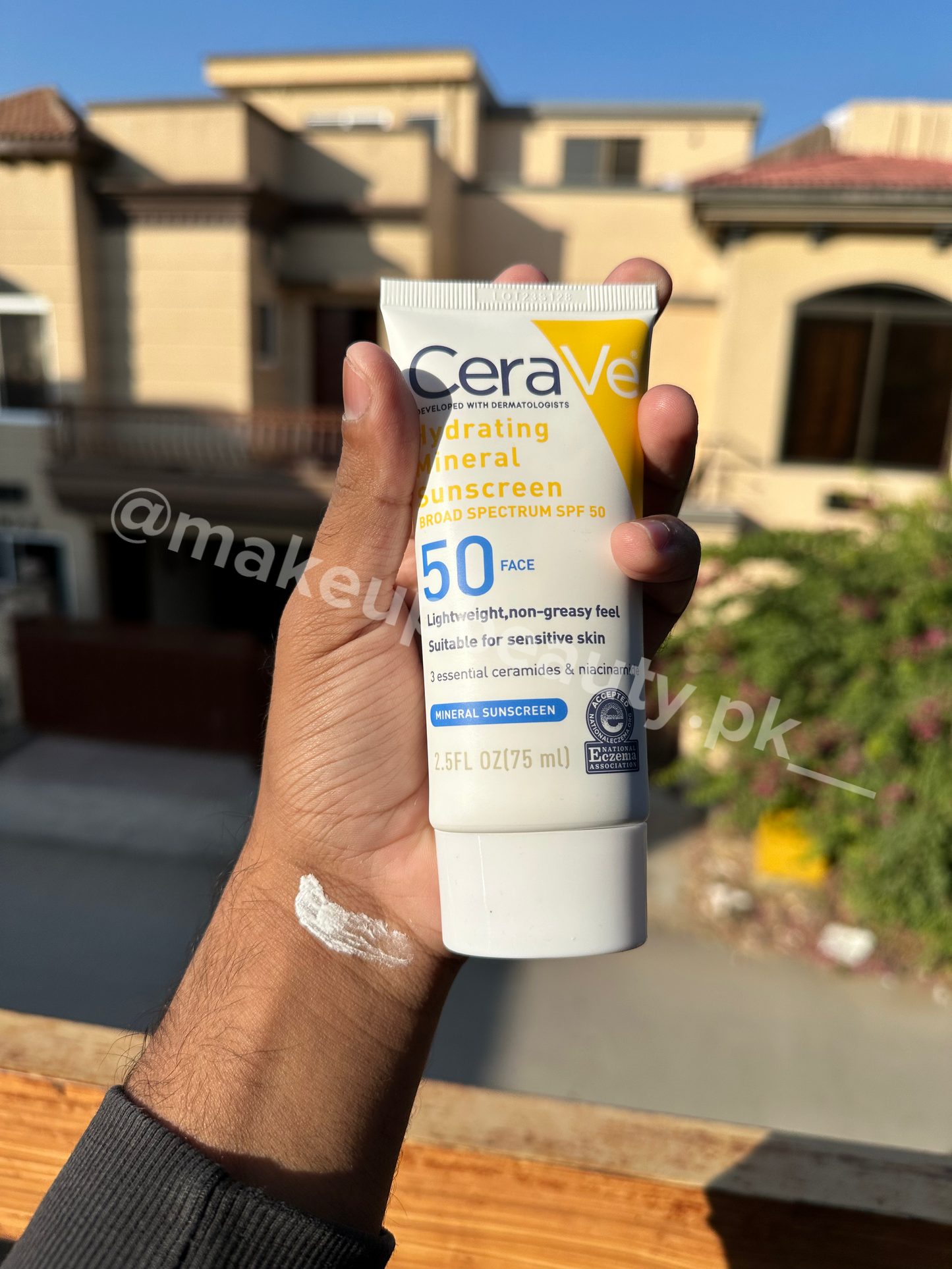 Cera ve Hydrating Mineral sunscreen. 75 ml