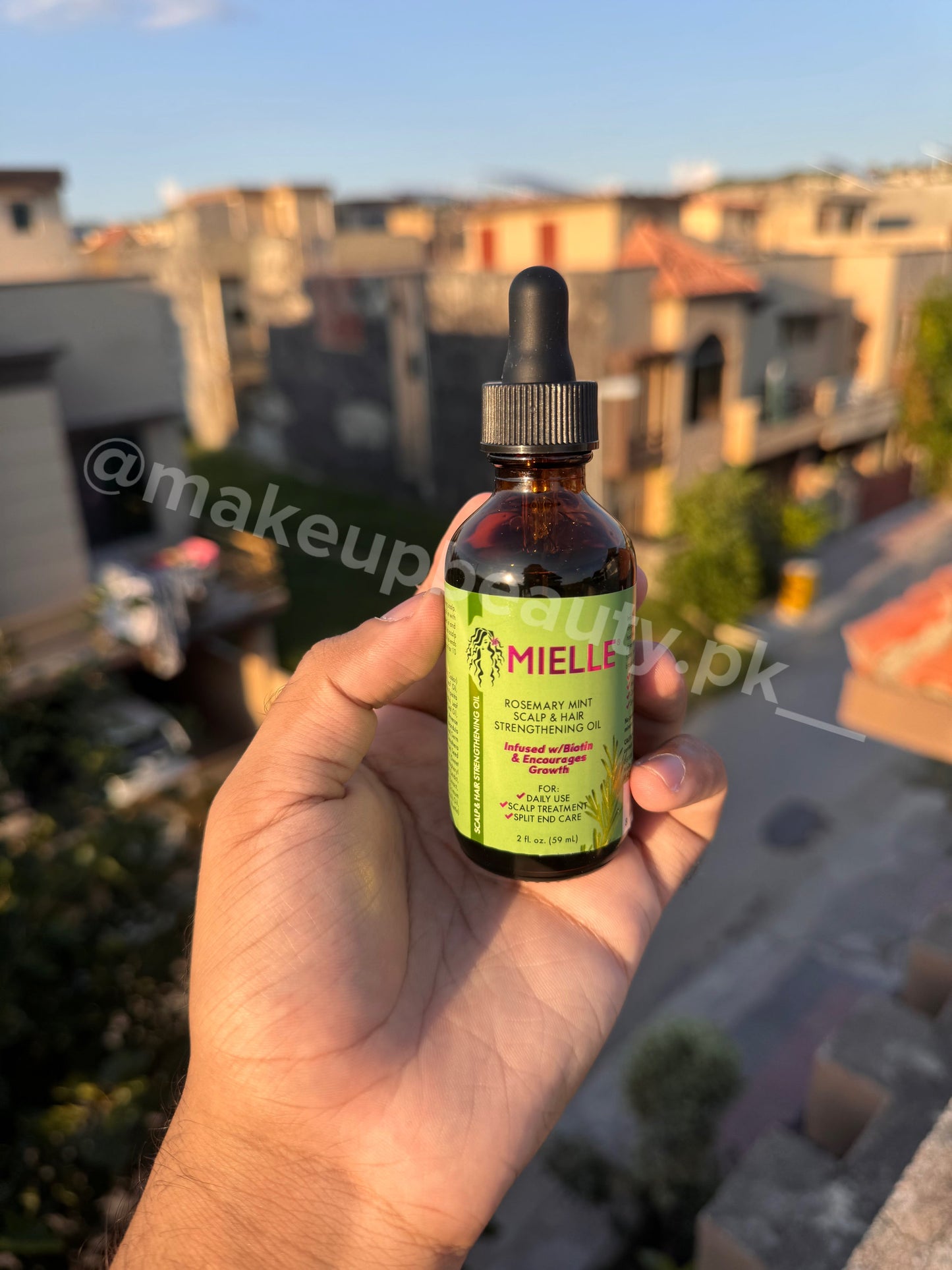 Mielle Rosemary Mint Scalp & Hair Strengthening Oil 59 ML.