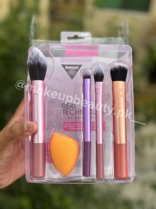 Real Technique Premium Quality Brushes set😍