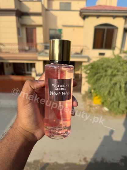 Victoria’s Secret Velvet Petals mist 250 ml.