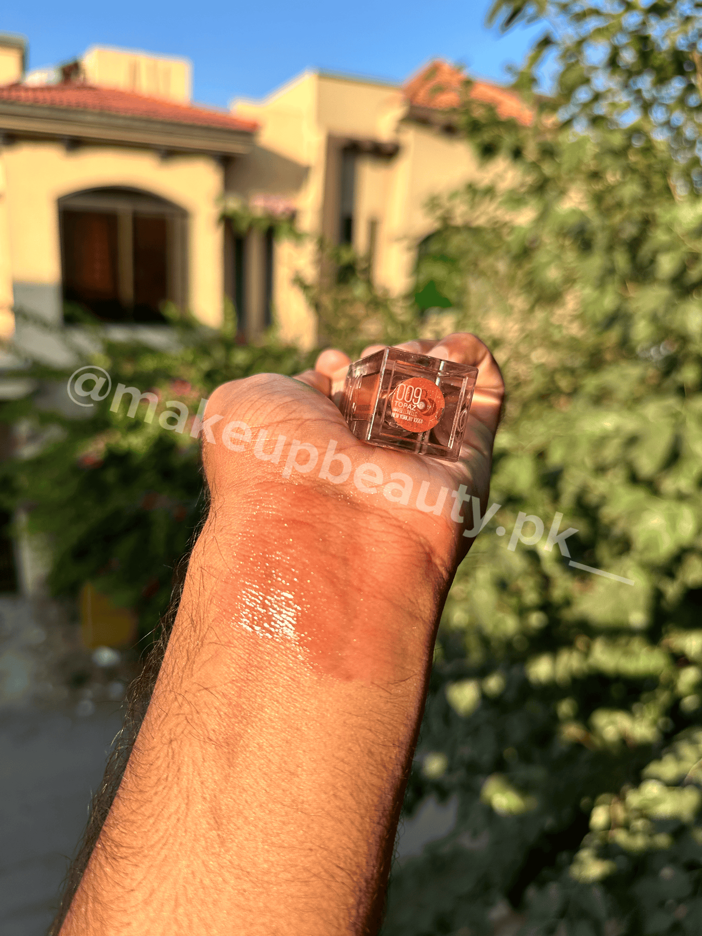 Maybelline Lifter Gloss Limited stock buy each now at Lowest Price😍✨.