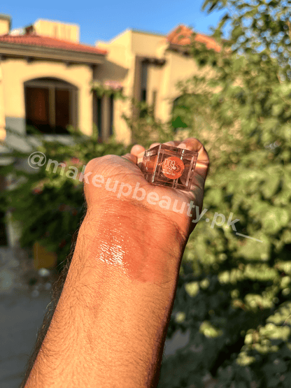 Maybelline Lifter Gloss Limited stock buy each now at Lowest Price😍✨.