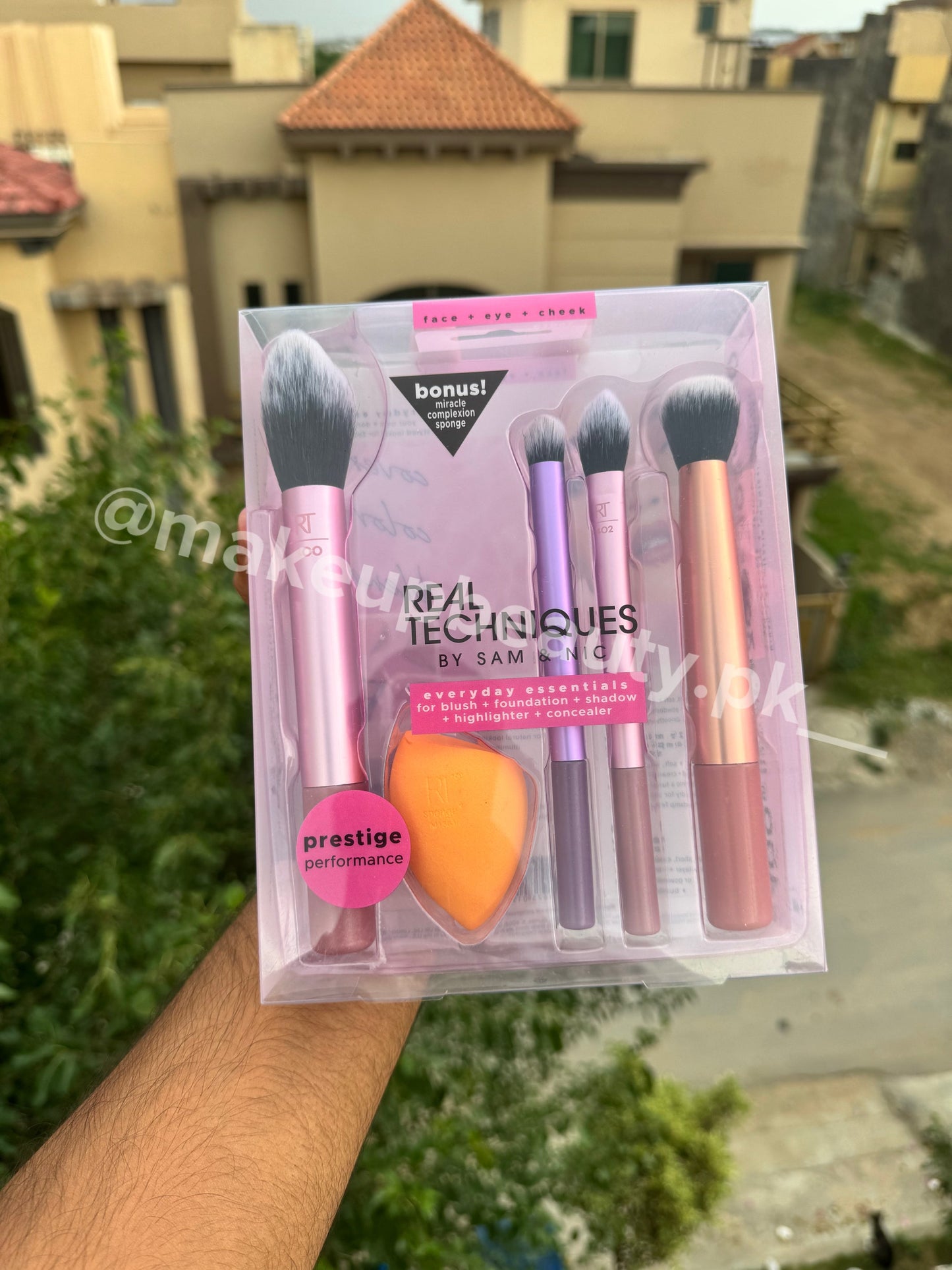 Real Technique Premium Quality Brushes set😍