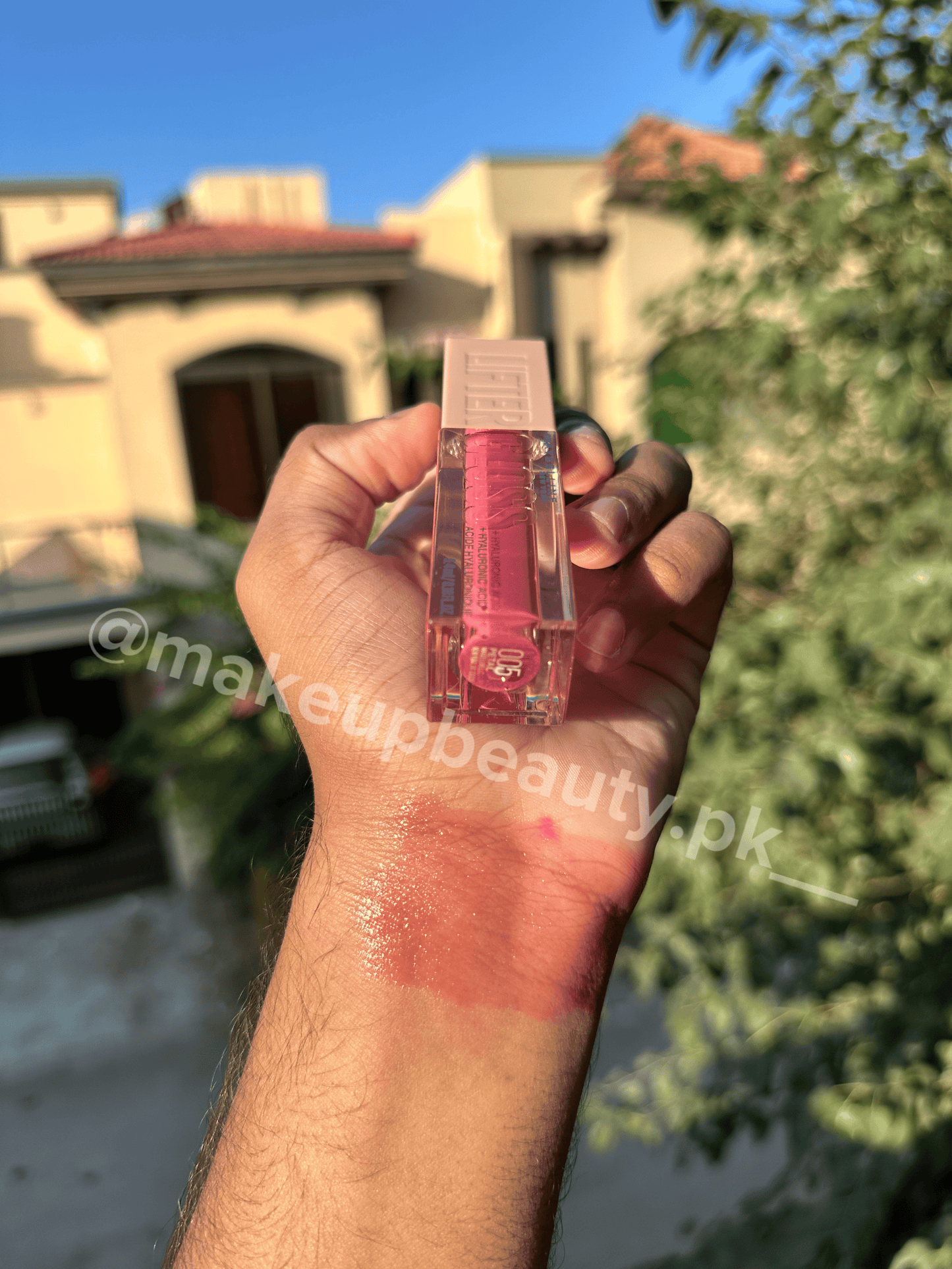 Maybelline Lifter Gloss Limited stock buy each now at Lowest Price😍✨.