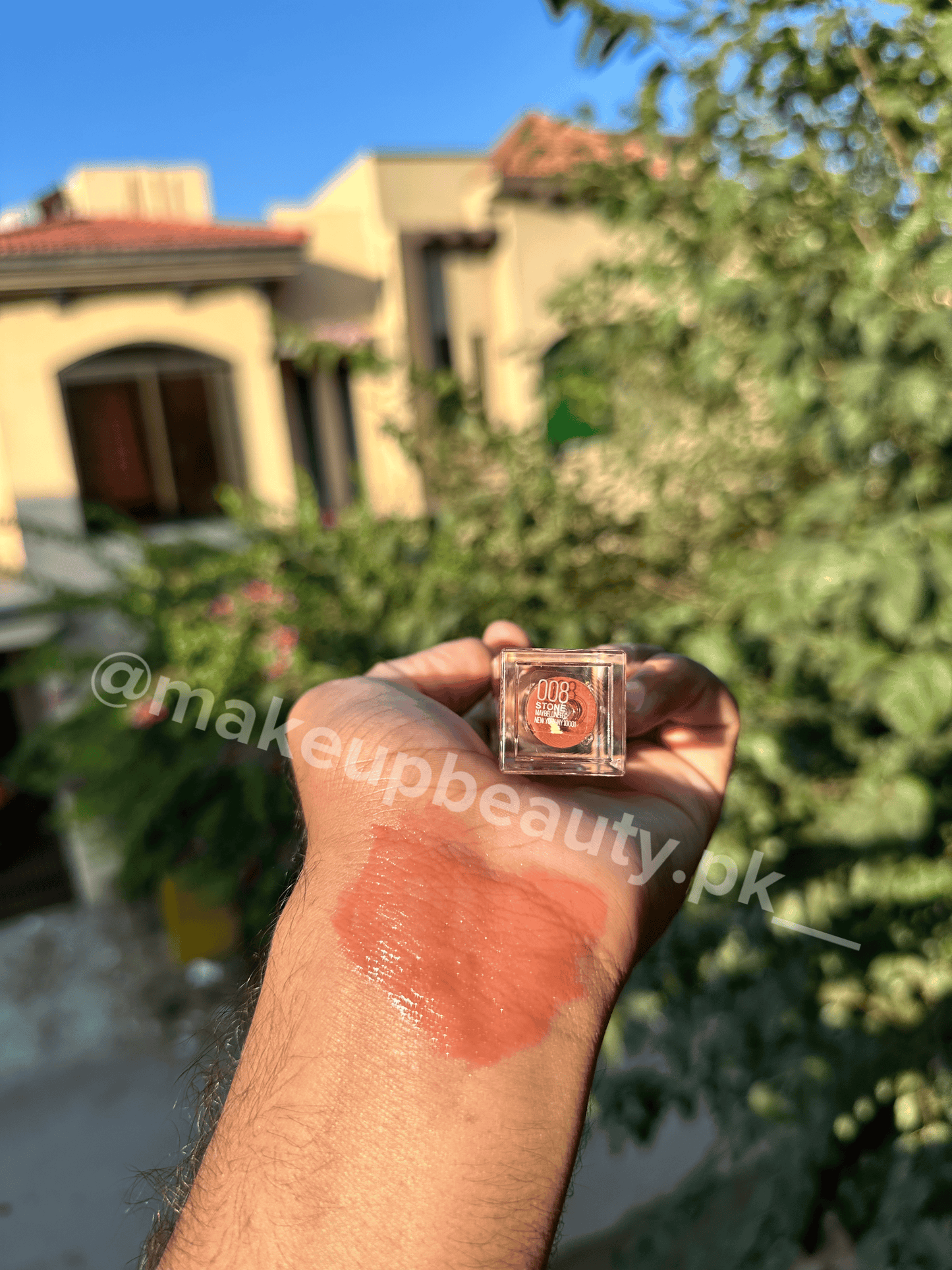 Maybelline Lifter Gloss Limited stock buy each now at Lowest Price😍✨.