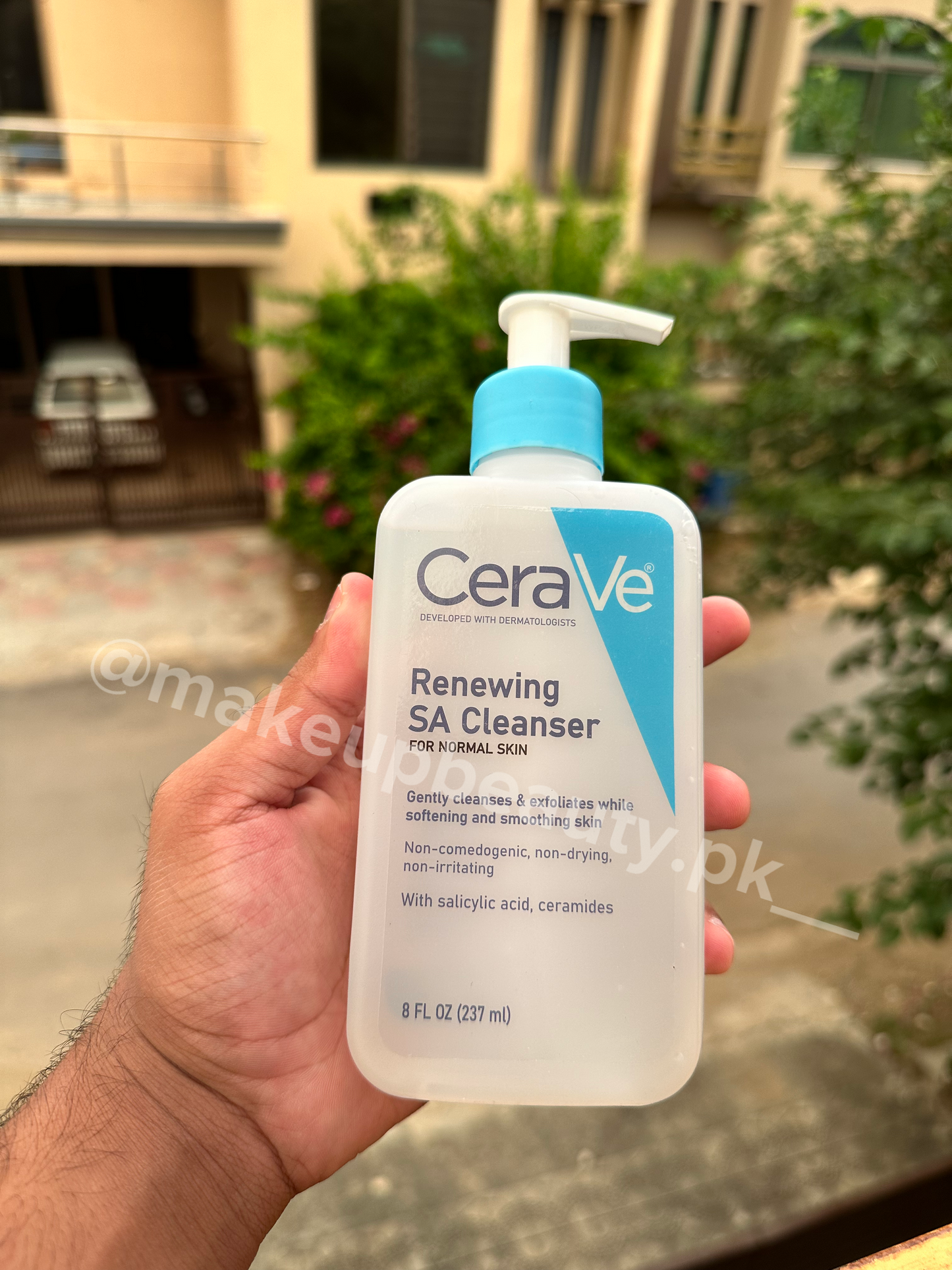 Buy Any Two Cleansers/Moisturisers In just Rs 2599😍. Limited stock only. 100% Original!.